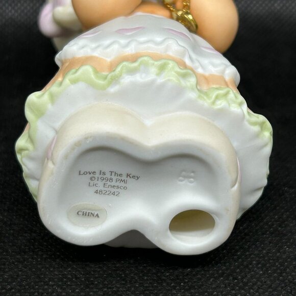 Precious Moments "Love Is The Key" 20th Anniversary figurine - Picture 3 of 3